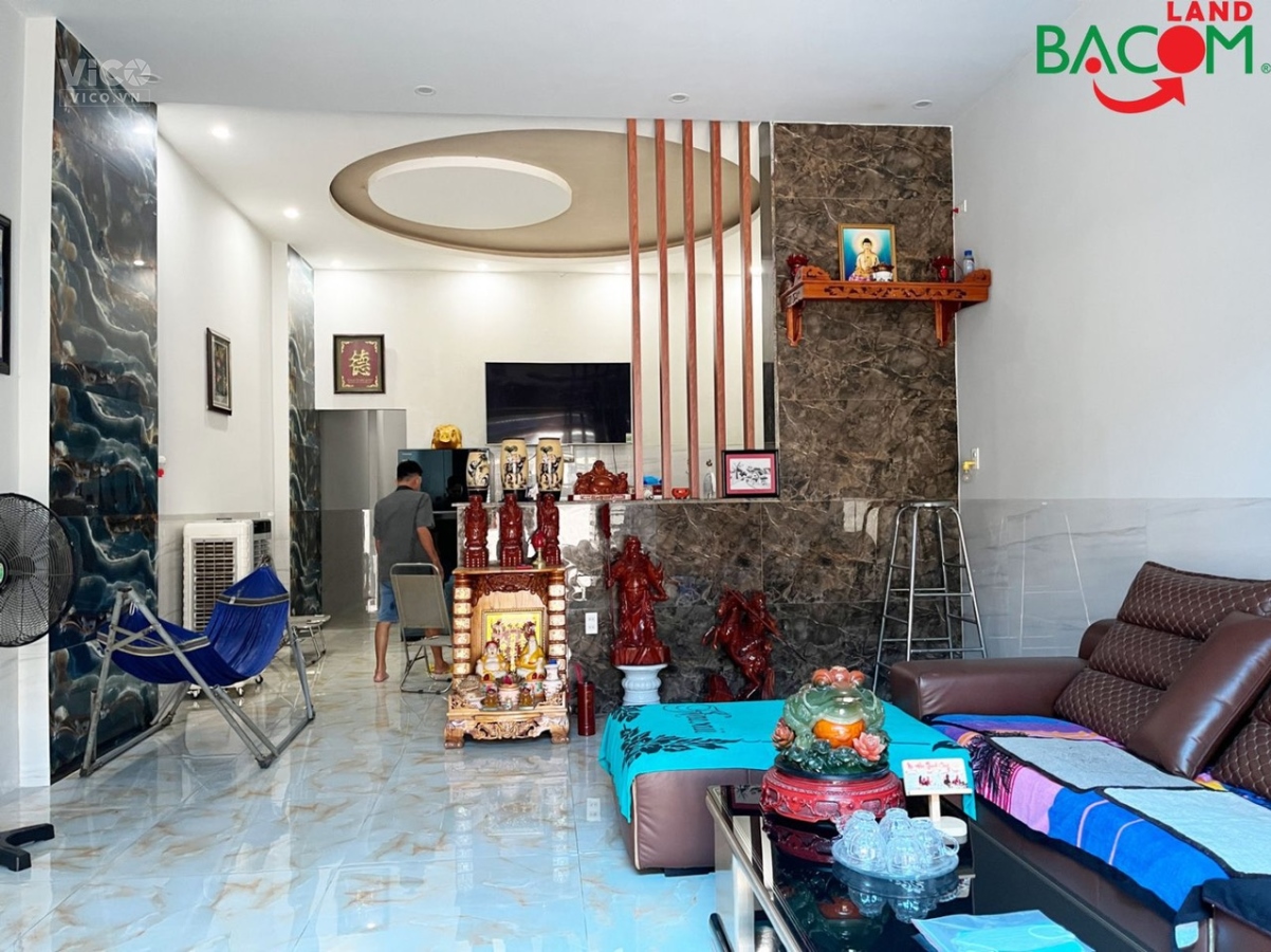 Bán nhà Mái Thái xây ở đẹp, đường bê tông xe hơi, 100m2, SHR, thổ cư, p Hoá An, Biên Hoà