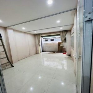 Cần cho thuê mặt bằng bên trong mặt phố Lạc Trung Hà Nội