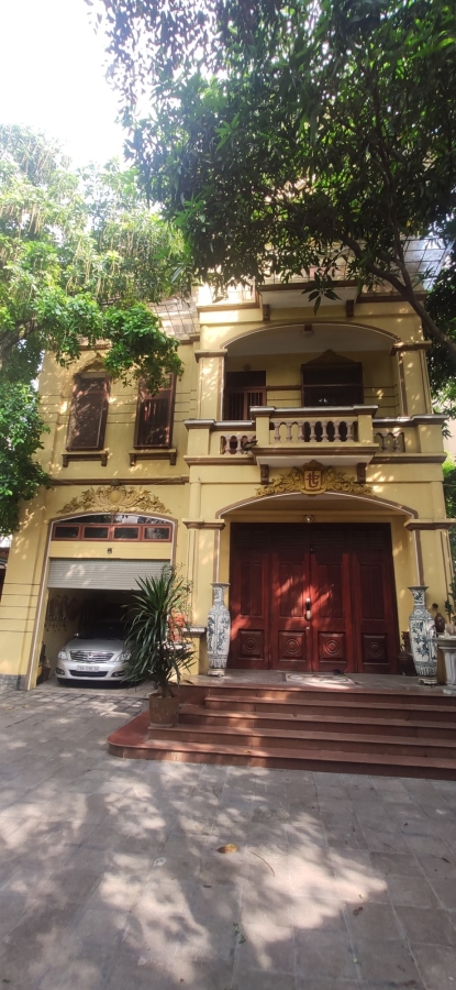 Cần bán gấp Biệt Thự sân vườn, 480 m2, 3T, MT 12 m, giá nhĩnh 50 tỷ.