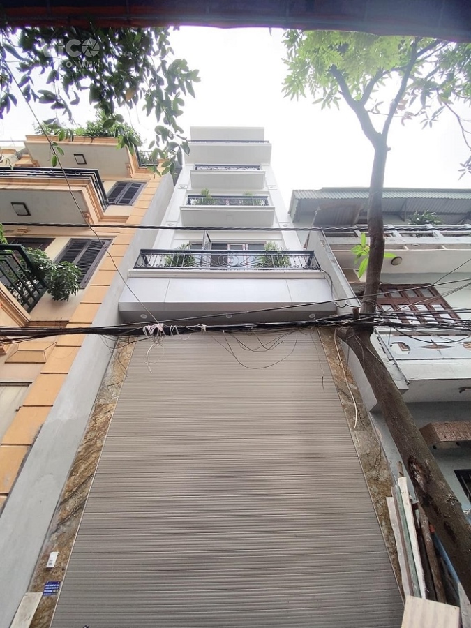 Bán nhà Phố Nguyễn Văn Cừ Long Biênô tô gần thang máy nhập ngoại 47m, chỉ 6.7 tỷ