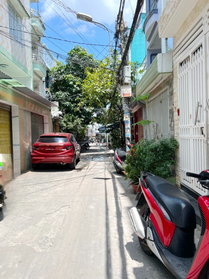 Nhà 4 tầng, HXH quay đầu đuuờng Hưng Phú P10 Q8 giá 4.8 tỷ