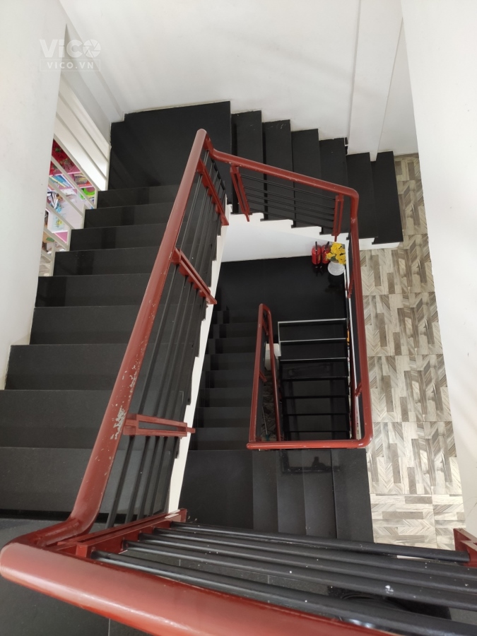 CHỦ GẤP RẤT GẤP BÁN! LÔ GỐC MẶT TIỀN ĐƯỜNG NGUYỄN NHÀN ĐANG KINH DOANH NHÀ NGHỈ THU NHẬP ĐỀU ĐẶN