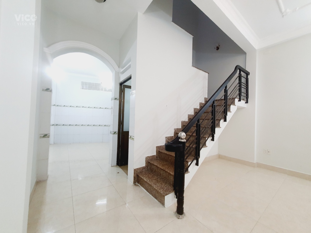 Nhà Đẹp 2 Tầng Giá Rẻ Hẻm Xe Hơi 50m2 chỉ hơn 4 Tỷ Quận 9 Đỗ Xuân Hợp