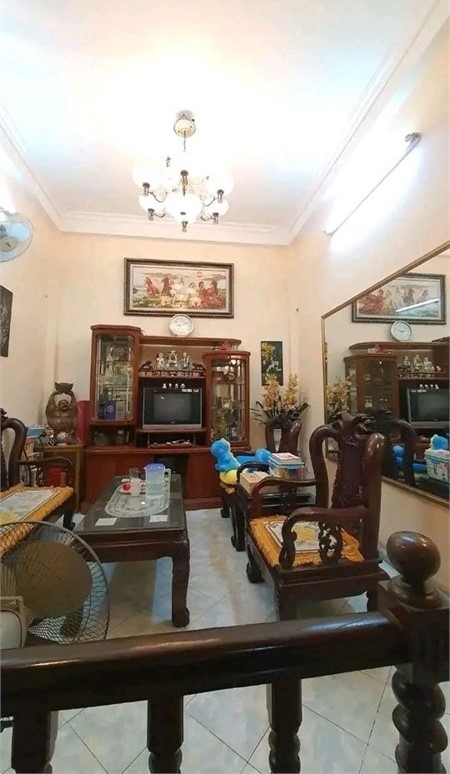 HXH Nguyên Hồng, 75m2, 2 tầng (5m x 17m), 4PN, 3WC, giá chỉ 5.1 tỷ