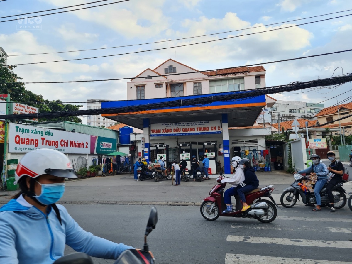 CC gửi bán nhà 2MT Ung Văn Khiêm D4 Bình Thạnh. DT 20mx42m, KV 832m2, CN 791m2. HĐT 200tr.