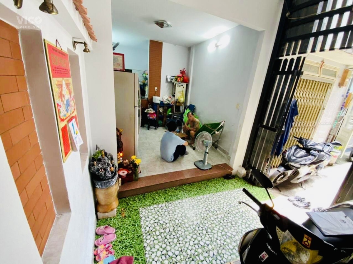 Bán gấp nhà hxh C10 Hiệp Thành Quận 12 chỉ nhỉnh 2 tỷ diện tích gần 60m2.
