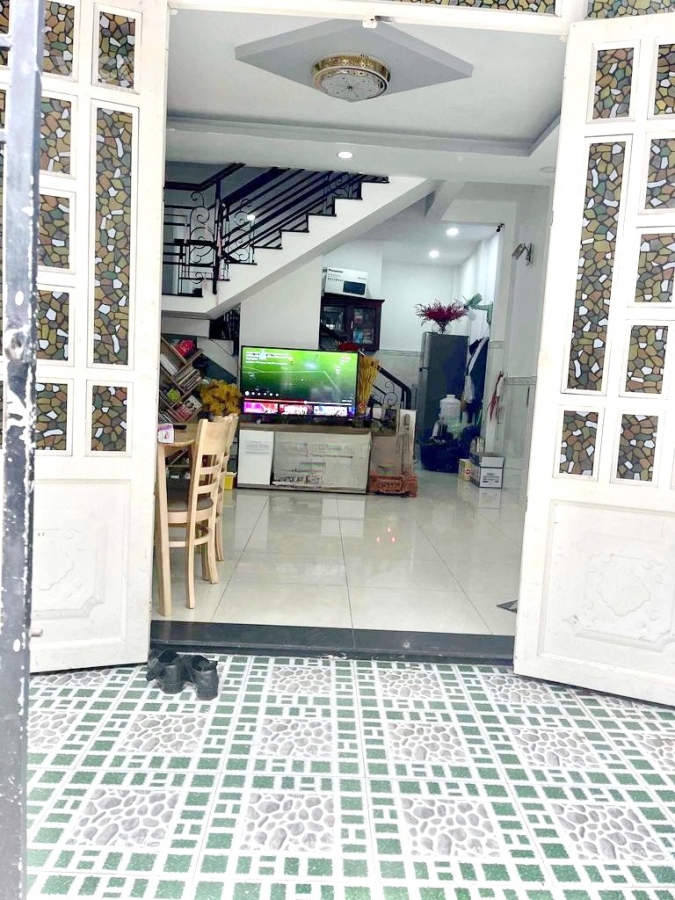 Nhà mới 4x10 trệt,lầu hẻm 154 Âu Dương Lân Phường 3 Quận 8