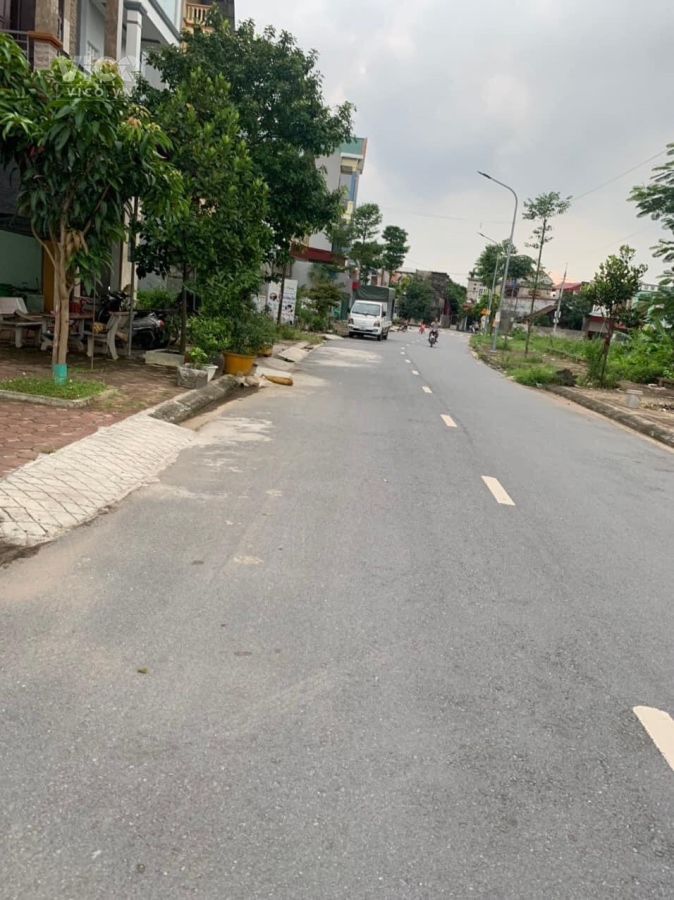 Chủ cần tiền, muốn sang tên gấp cho LK4, khu DMC, Thuận Thành, Bắc Ninh, nhỉnh 4,7 tỷ xíu