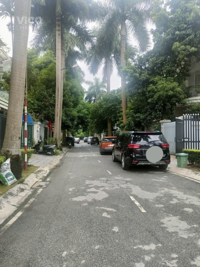 Biệt thự LK C4 Ciputra, không gian sống thượng lưu Dt 130m, 3T, rẻ nhất khu vực, chỉ 39 tỷ.