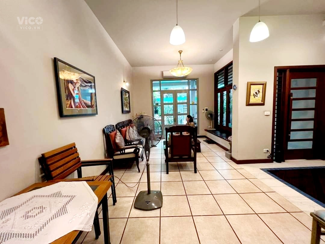 Biệt thự LK C4 Ciputra, không gian sống thượng lưu Dt 130m, 3T, rẻ nhất khu vực, chỉ 39 tỷ.