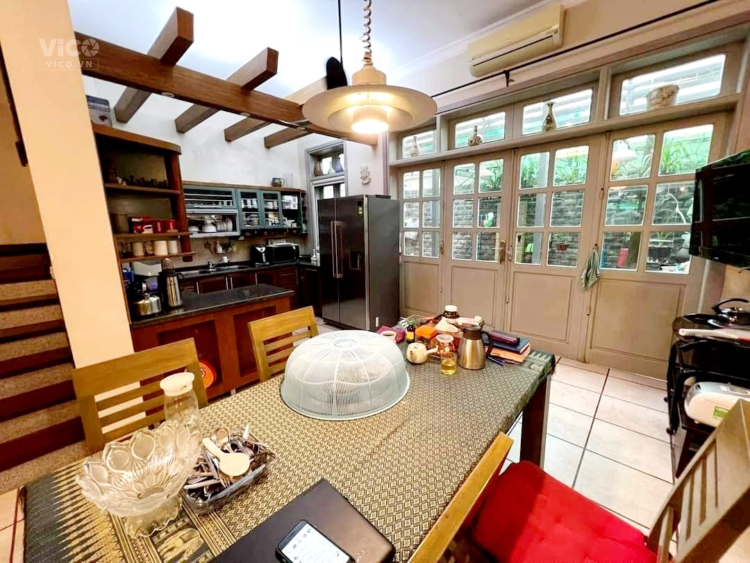 Biệt thự LK C4 Ciputra, không gian sống thượng lưu Dt 130m, 3T, rẻ nhất khu vực, chỉ 39 tỷ.