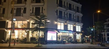 Bán căn Shophouse Sông Hồng kinh doanh tốt giá nét trước khi chung cư Blustar bàn giao.