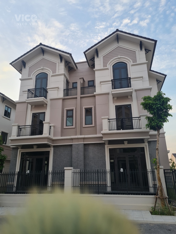 Suất ngoại giao căn biệt thự song lập 162m2 xây dựng 3 tầng giá 11 tỷ