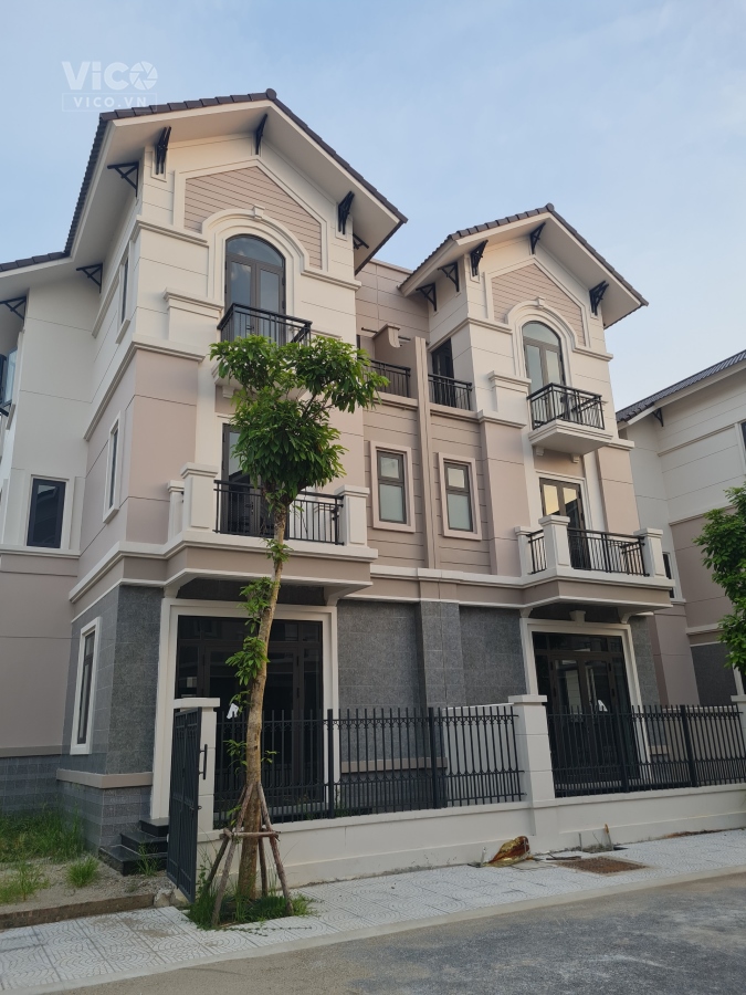 Suất ngoại giao căn biệt thự song lập 162m2 xây dựng 3 tầng giá 11 tỷ