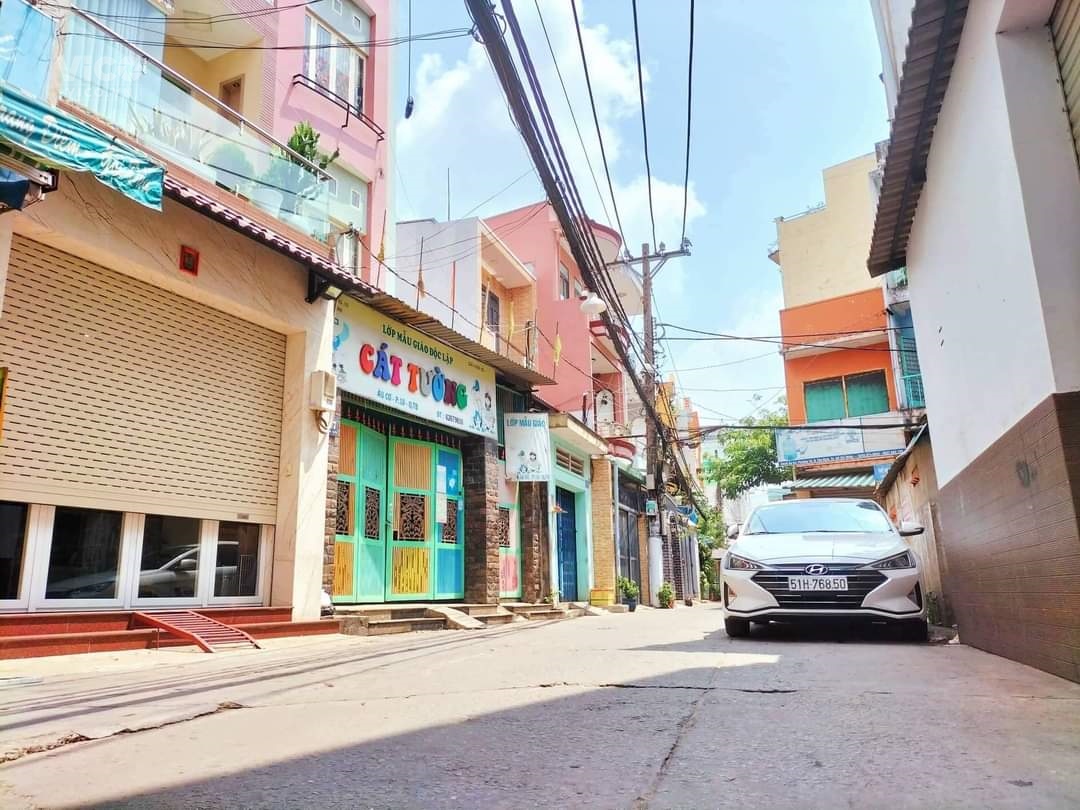HẼM XE TẢI TỚI NHÀ, DIỆN TÍCH KHỦNG BỀ NGANG 6M. CHỈ 77TR/M2 GIÁ CỰC TỐT, NHÀ ĐẸP P 8 GÒ VẤP