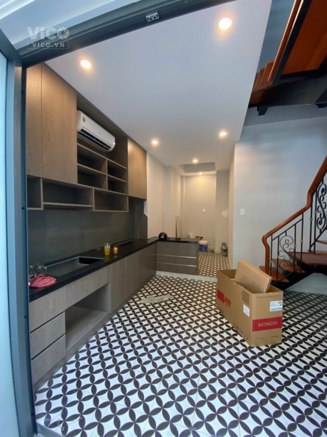HẺM NGANG 6M ĐOÀN VĂN BƠ DT NGANG 4.5 X7m ĐÚC 4 TẦNG QUẬN 4 CÓ 4 TỶ HƠN