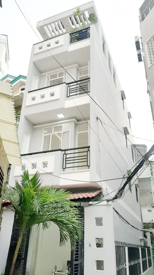 Nhà nở hậu,ô tô đỗ trước nhà đường 3/2 P2 Q11. 4 lầu. Giá 9,2 tỷ TL