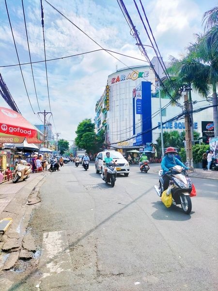 TÂN BÌNH GIÁP PHÚ NHUẬN NGAY PHẠM VĂN HAI NGANG 5M RỘNG RÃI SỔ VUÔNG NỞ HẬU NHẸ CHỈ 4 TỶ