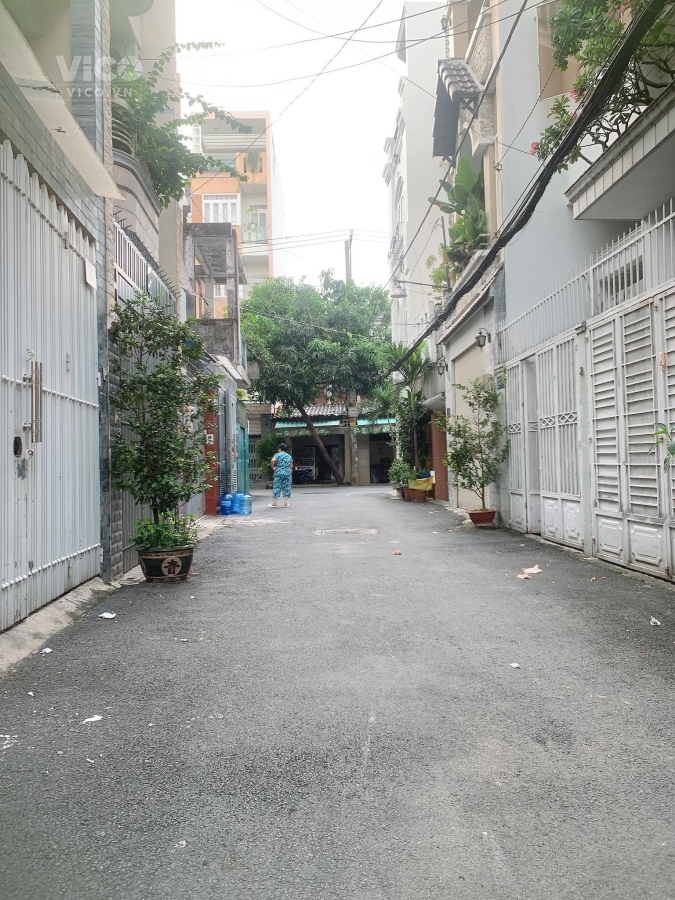 Bán nhà Đất Thánh, Tân Bình,4x15, HXH thông, Ô tô ngủ trong nhà.