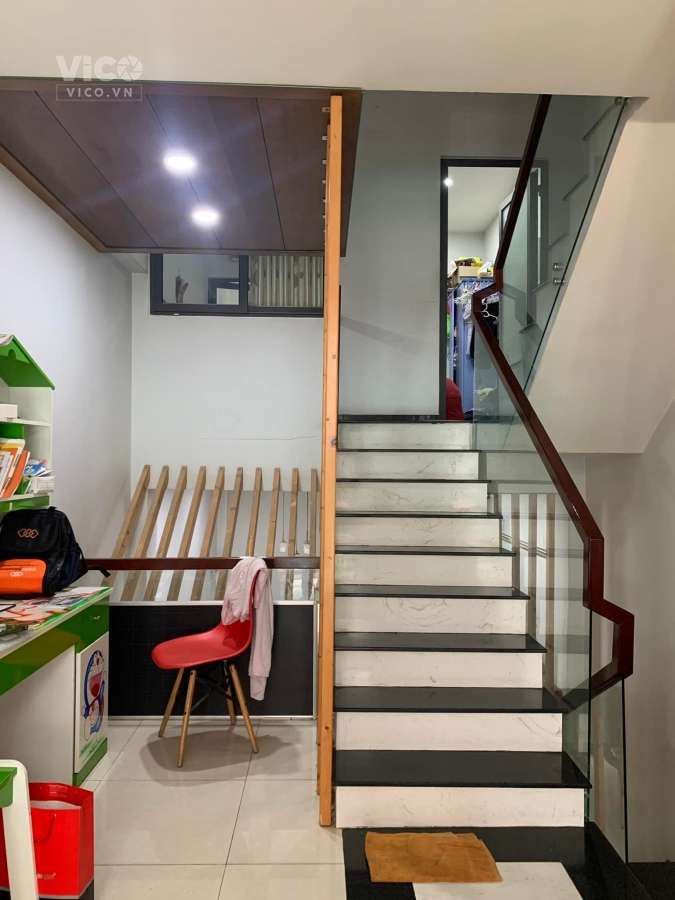 NHÀ 3 LẦU MỚI, MUA Ở NGAY, XE HƠI ĐỖ CỬA, SÁT MẶT TIỀN NGAY KỀ BÀU CÁT TÂN BÌNH