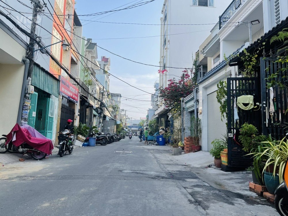 Nhà HXH TÔ NGỌC VÂN HÀ HUY GIÁP QUẬN 12 4 tầng 60m2.