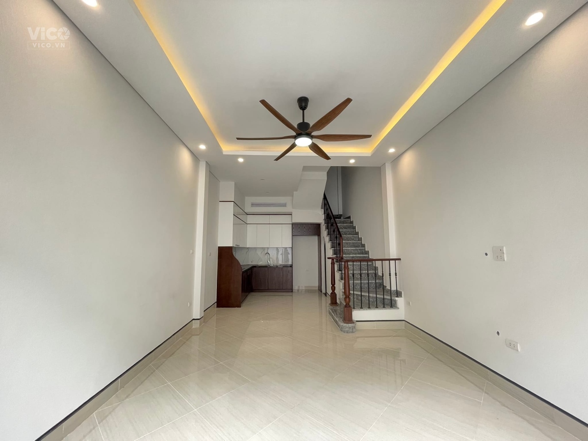 Bán nhà Ngọc Thụy, Long Biên, 42m2 5 tầng 5.8 tỷ, khu vực vip, vị trí đẹp, nhà mới