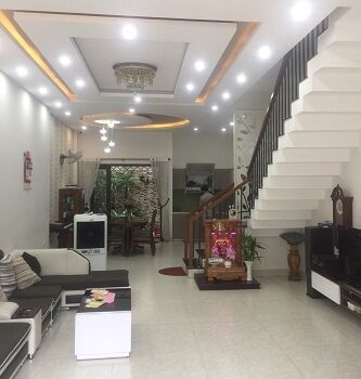 Vì cần tiền giải quyết công việc nên bán lỗ căn nhà 3 tầng, đường Diệp Minh Châu, Hòa Xuân.