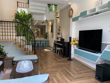 Cần bán nhà mới, đẹp, hiện đại, xanh mát trung tâm, đường Hải Phòng