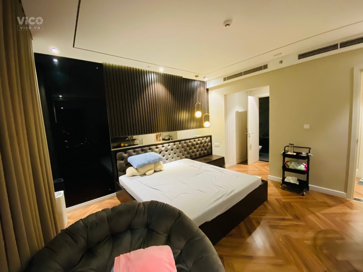 Nhỉnh 17 tỷ liền kề ô tô tránh phố Nguyên Hồng, DT62m2x5 tầng, MT5,5m. 0338080356.