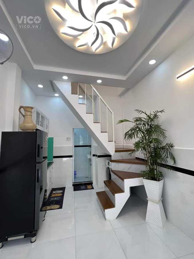 HIẾM BÙI THỊ XUÂN _ TÂN BÌNH _ XE HƠI ĐỖ CỬA, 18M2 _ 2 TẦNG, 2PN. VỊ TRÍ CỰC ĐẸP. NHỈNH 2 TỶ