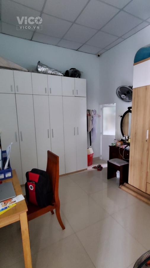Ngộp Bank bán nhà ĐHT42, 10x10 chỉ nhỉnh 4tỷ.