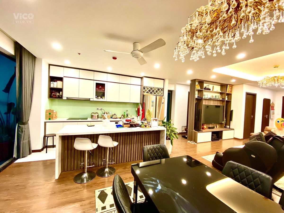 Bán căn hộ 150m2, 4 ngủ,3 vệ sinh.ở toà Stellar Garden35 Lê Văn Thiêm.LH 0949035102