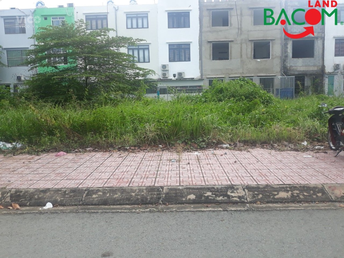 Đất đẹp 81m2 ngay Song Ngữ Lạc Hồng Bửu Long 100% thổ cư chỉ 3ty2