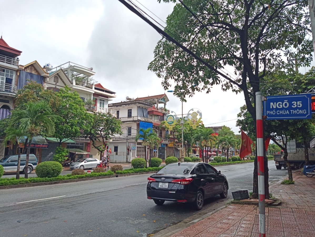 BÁN SERI 10 CĂN NHÀ MẶT PHỐ CHÙA THÔNG GẦN NGÃ 4 THỊ XÃ SƠN TÂY DIỆN TÍCH TỪ 60M2 230M2 KINH