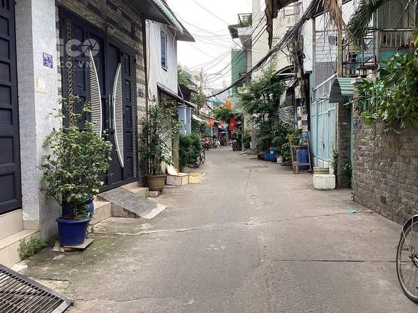 HXH Chính Chủ trang bìa Nhà cấp 4 Gần chợ Bùi văn Ba