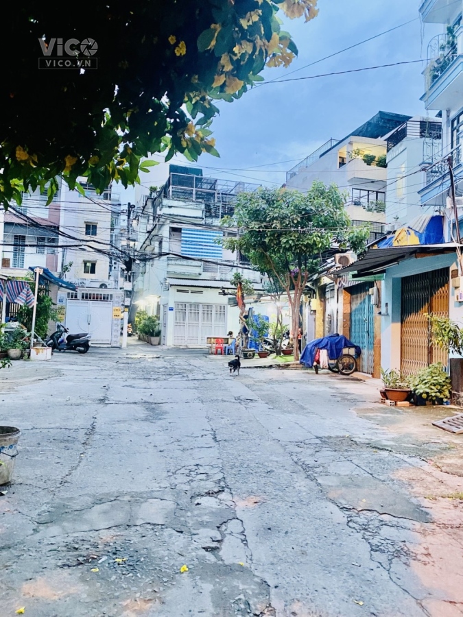 Bán nhà 3 Tháng 2 Quận 10, Xe hơi 7 chỗ đậu ngày đêm, phù hợp xây mới, 10 Tỷ 2 TL