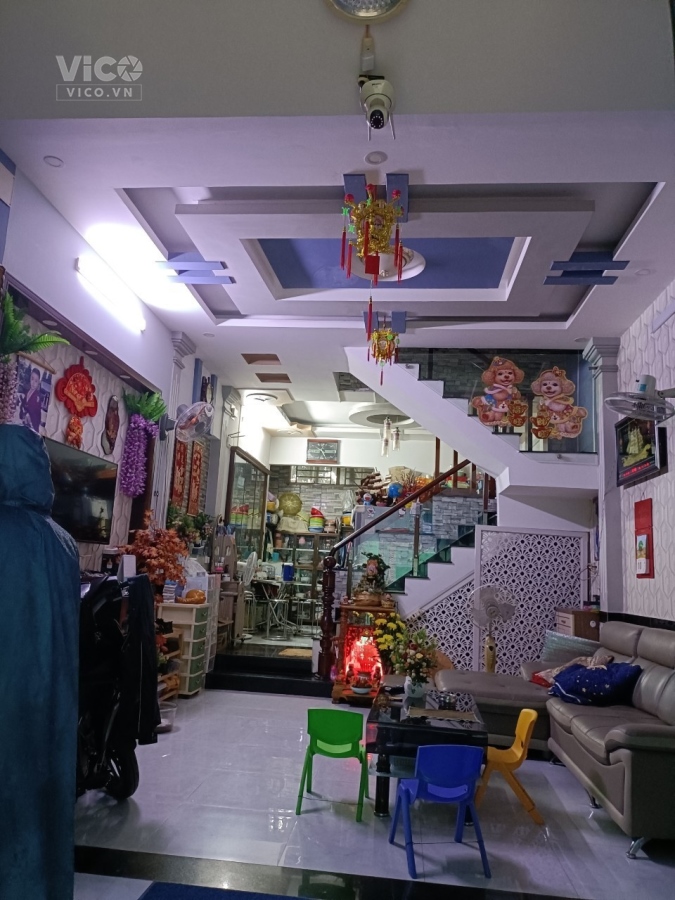 Bán nhà Thới An, Quận 12 Ngang 4.5m 4 tầng HXH quay đầu cách Lê Văn Khương 50m chỉ 5 tỷ. 0934749575