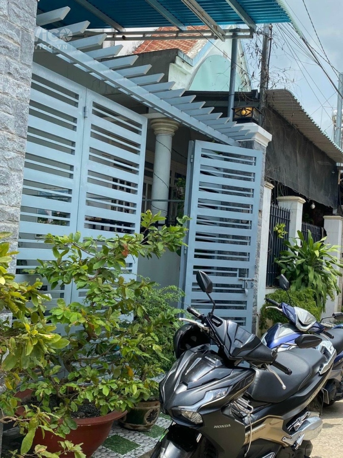 Bán nhà THÁI 1 lầu 1 trệt cách Bùi Trọng Nghĩa Trảng Dài 40m, giá 2 tỷ