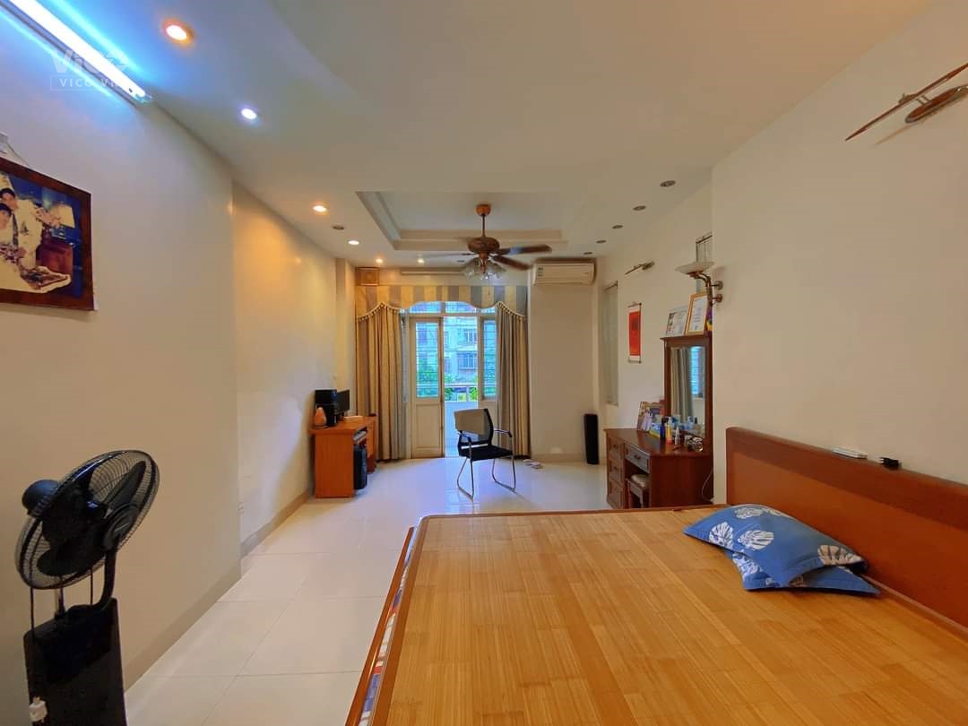 MP Mạc Thái Tổ, 43m, 6 tầng, mt 4m, thang máy, 20.5 tỷ