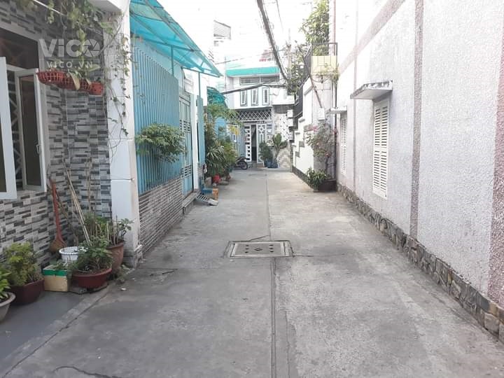 Nhà Đất Thánh ngang lớn 4.5m 43m2 giá tốt 83tr.m2 !