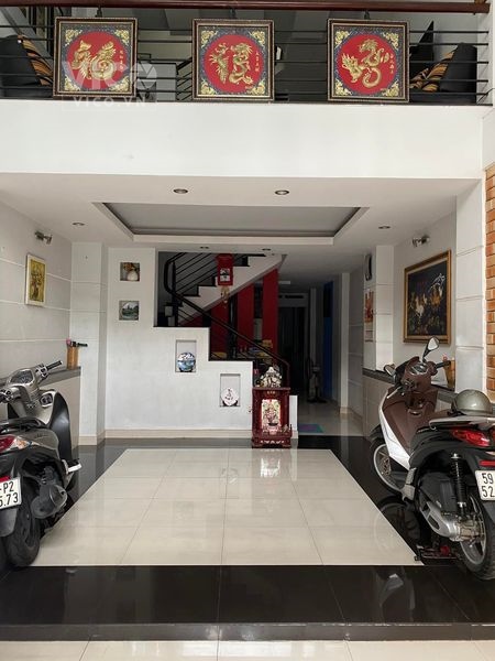 NHÀ 4 TẦNG HXH TRUNG TÂM TÂN BÌNH GIÁP QUẬN 10 .KHU VỰC DÂN TRÍ TIỆN ÍCH ĐẦY ĐỦ