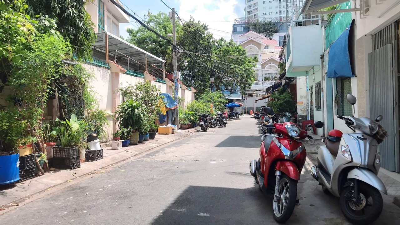 NGộp 45T m2 HXH sát MT Thoại NGọc Hầu , NGang 5,5m