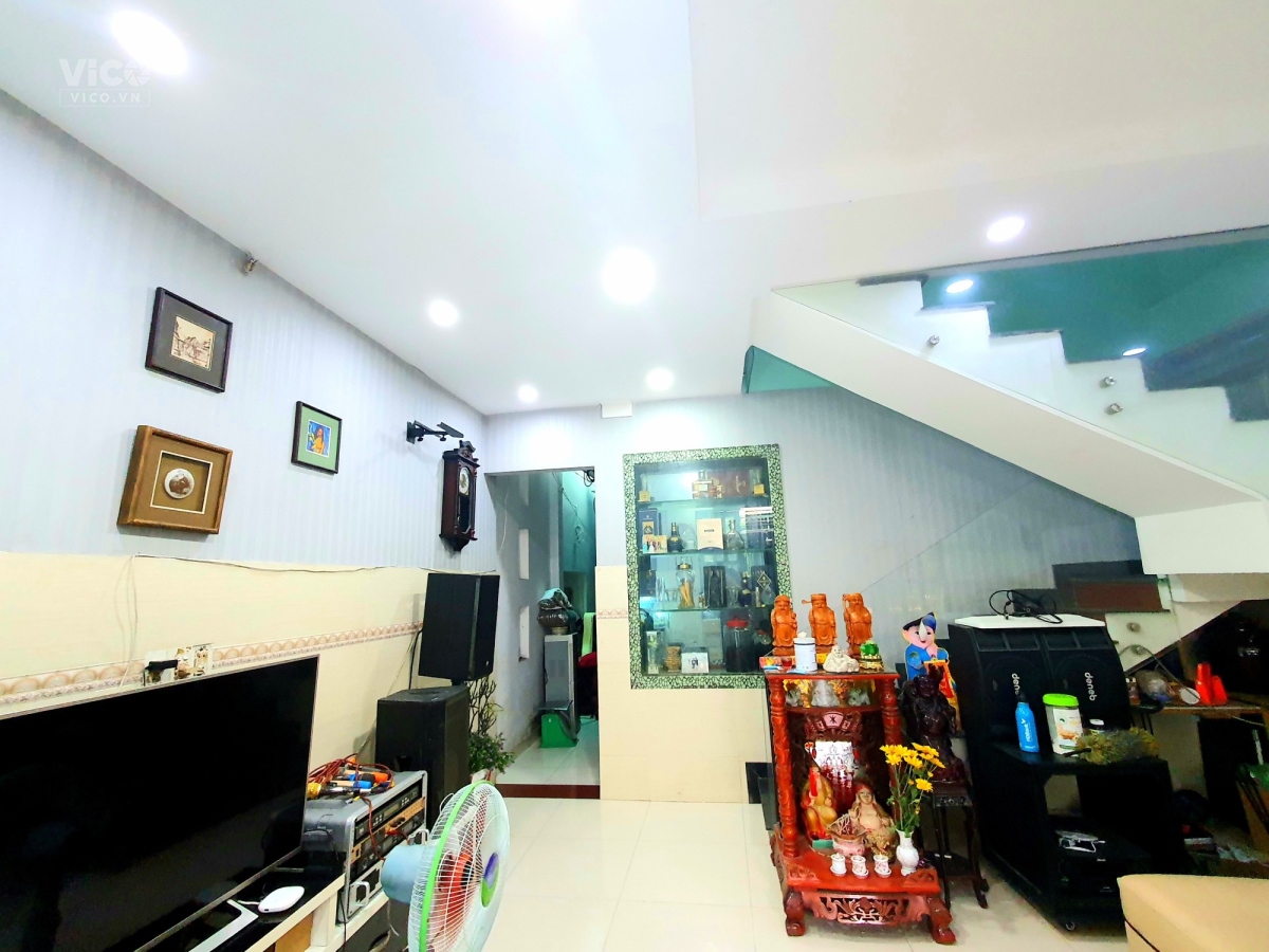 Bán nhà mới ở ngay HXH CMT8 Quận 10 DT 44 m2 giá chỉ hơn 9 tỷ