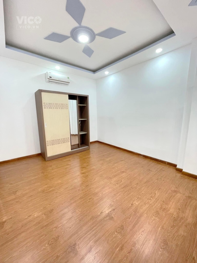Bán nhà đẹp được thiết kế bởi kiến trúc sư, xe ô tô đỗ cửa