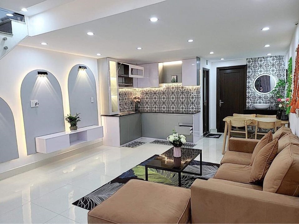 Bán Nhà Mặt Phố Lý Thái Tổ, Thanh Khê, Nhà Đẹp Ở Ngay, 55m2, Giá 2.5 Tỷ