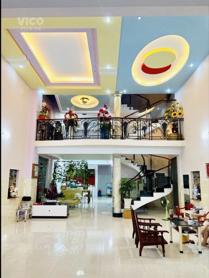 Mặt tiền Biệt thự Quận Bình Thạnh, dt 210m2, ngang 7m.