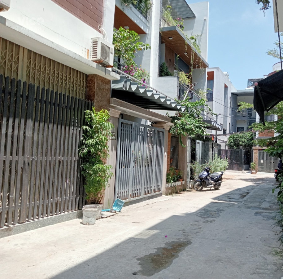 Bán nhà Sơn Trà. Chủ Gấp bán. DT65m2, 3 lầu. Cạnh Cầu Rồng. Chỉ 4.6 tỷ