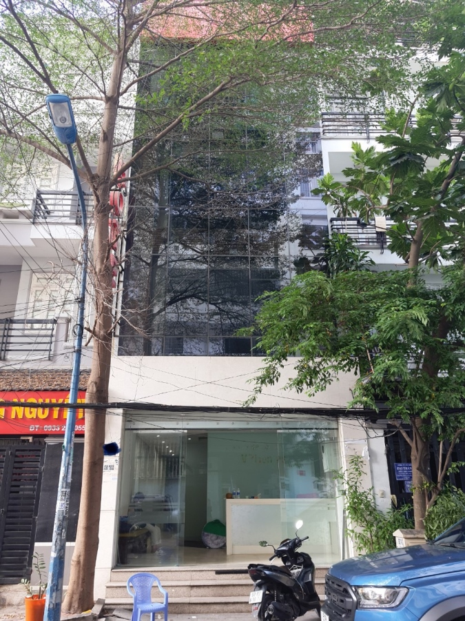 MT nội bộ 590/E2 CÁch mạng tháng 8, P.11, Q.3, 5x17m, trệt 4 lầu, khai thác thuê 100tr/tháng