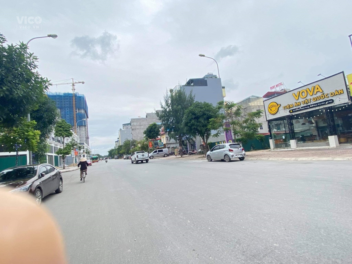 Bán lô đất trục chính trung tâm kinh doanh sầm uất ở Gia Lâm.