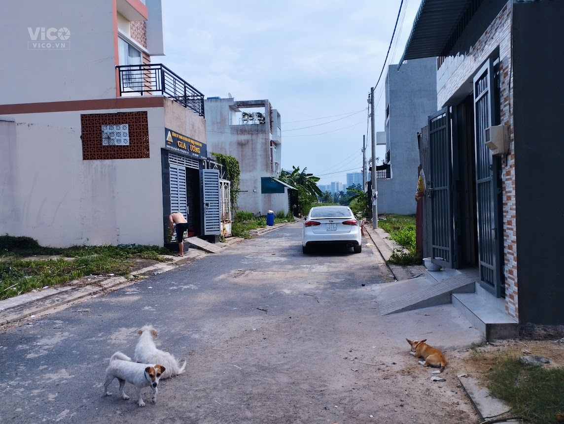 Bán 1 lô gần sông, KDC Việt Nhân Cạnh Vinhomes Q9 54m chốt nhanh 3,3 tỷ